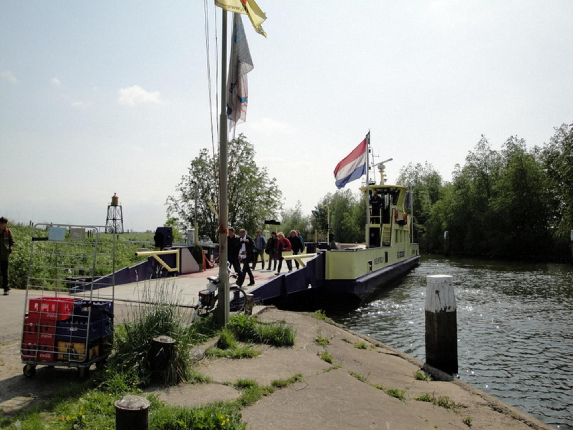 Bed And Breakfast De Dijk Zuid-Beijerland Esterno foto